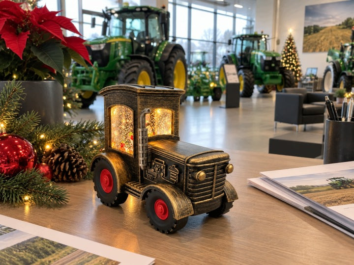 Traktor świąteczny LED 17 cm z muzyką i wirującym śniegiem USB / baterie